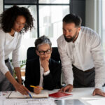 equipe realizando o planejamento empresarial